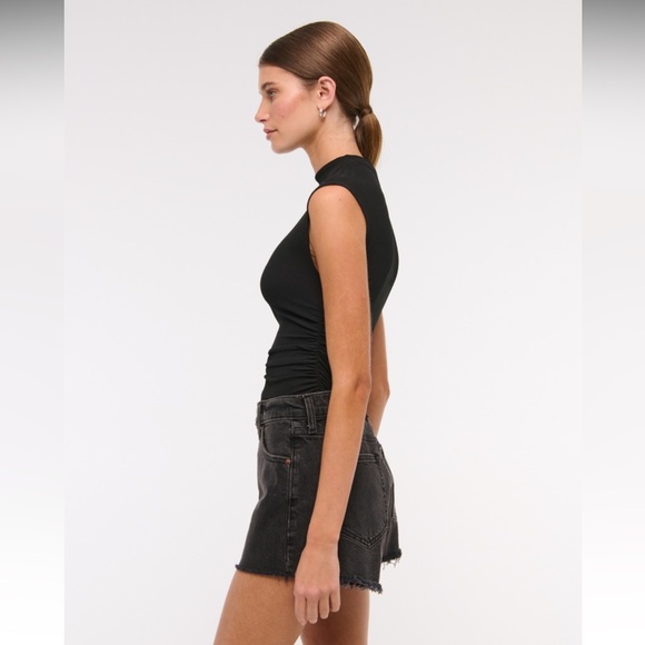 Abercrombie Women High Rise 90s Cutoff Denim Jean Short Washed Black Size 25 - Picture 8 of 16